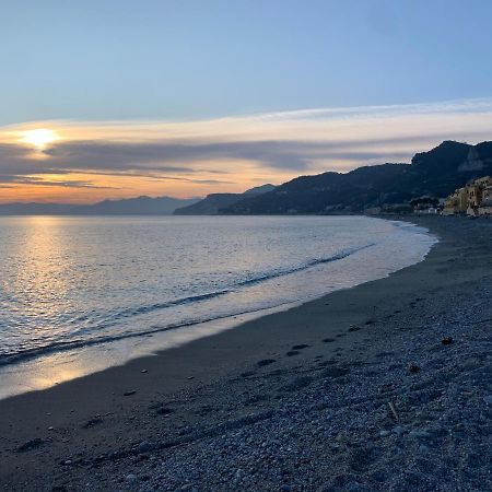 Apartmán A Casa Di Laura Finale Ligure Exteriér fotografie